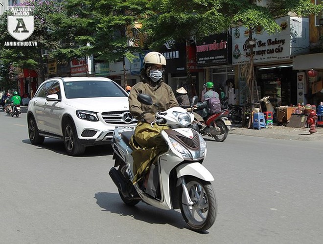 [ẢNH] Nắng nóng kéo dài, lại lo nguy cơ tai nạn giao thông cho những ninja đi xe máy - Ảnh 8.