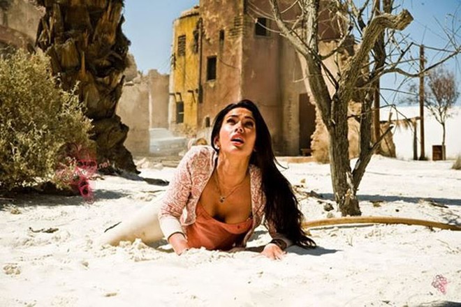 Hé lộ hậu trường cảnh Megan Fox tắm tiên ở phim kinh dị gắn mác 18+  - Ảnh 9.
