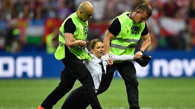 Lực lượng quản lý trận chung kết World Cup 2018 bị phạt - Ảnh 2.