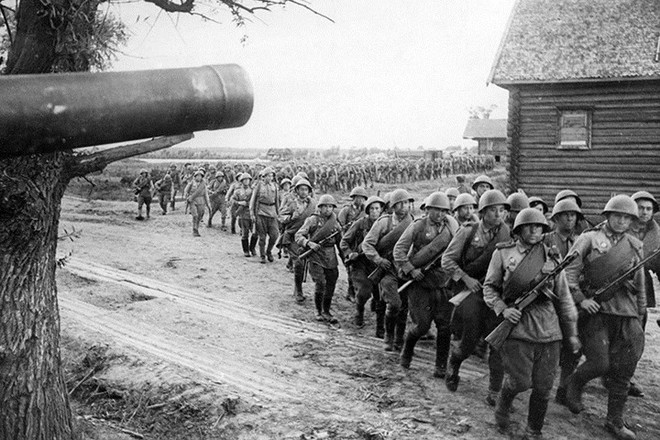 Trận chiến Kursk phá tan thế chủ động chiến lược của quân đội Đức - Ảnh 6.