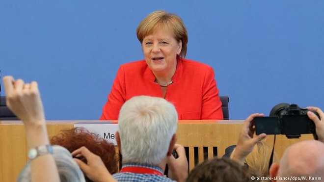 Bà Merkel: Tôi đã đúng khi nói không thể trông chờ vào Mỹ ​ - Ảnh 2.