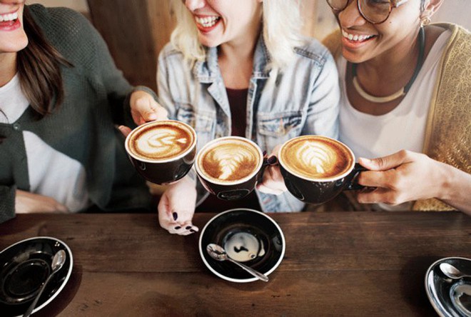 Nghiên cứu: Ngửi mùi cà phê cũng đủ giúp não bộ “lên đỉnh” và tỉnh táo - Ảnh 1.