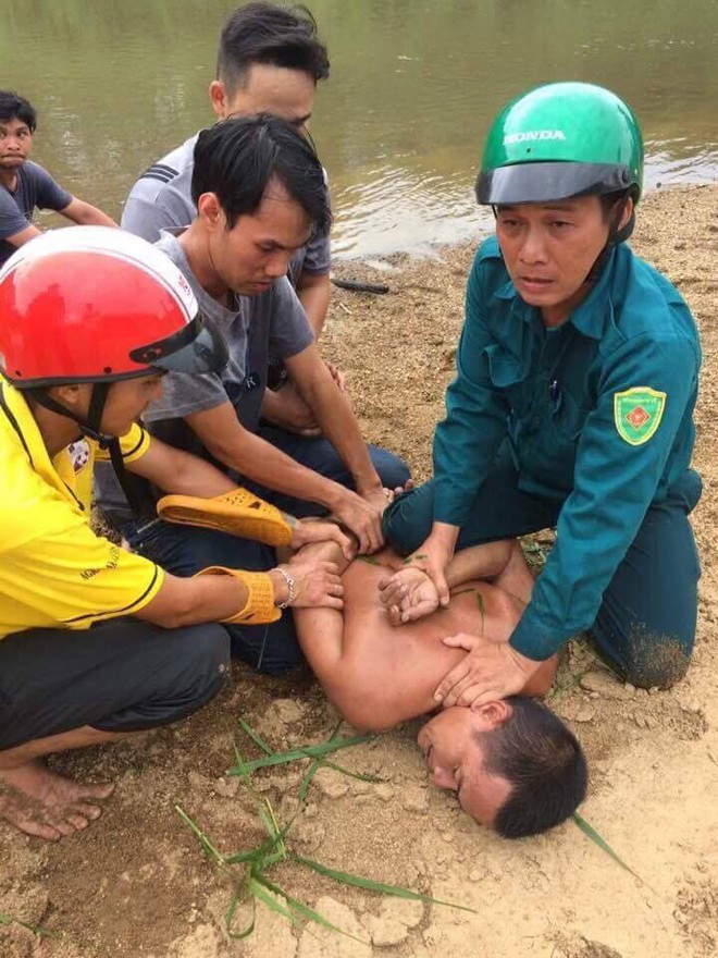 Hiện trường thảm án kinh hoàng 3 người tử vong nghi bị sát hại trong nghĩa địa ở Bình Định - Ảnh 6.