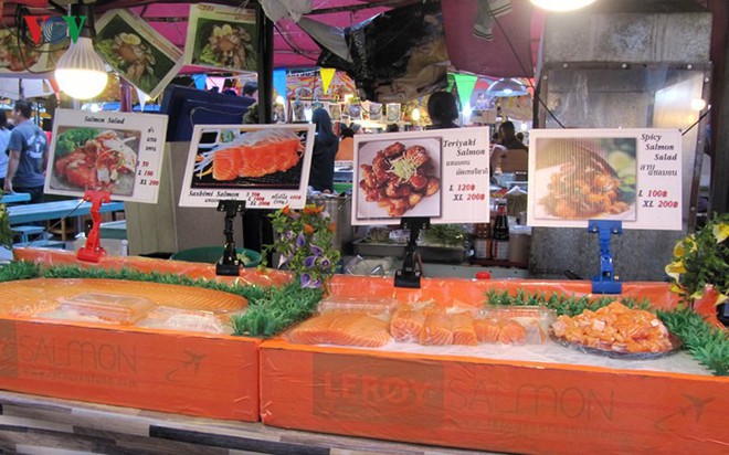 Khám phá thiên đường ẩm thực ở chợ đêm Ratchada, Bangkok - Ảnh 6.