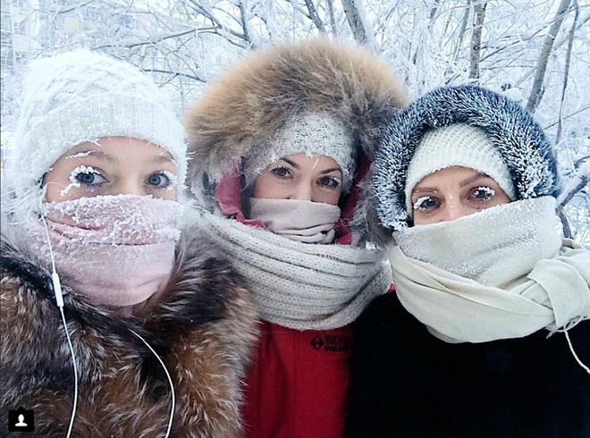Sau bức ảnh lông mi đóng băng nổi tiếng, cô gái Nga tiếp tục chia sẻ bức ảnh selfie mùa hè đáng sợ không kém - Ảnh 1.