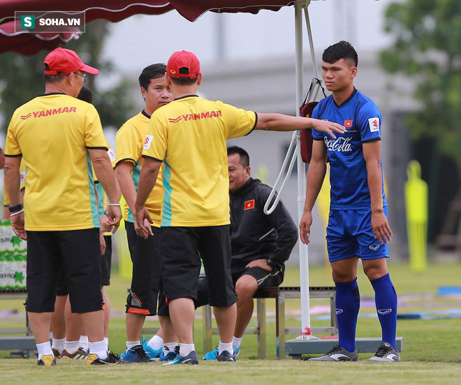 HLV Park Hang-seo than khó vì đối thủ bị FIFA... cấm - Ảnh 10.