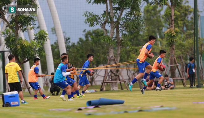 HLV Park Hang-seo than khó vì đối thủ bị FIFA... cấm - Ảnh 7.