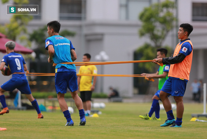 HLV Park Hang-seo than khó vì đối thủ bị FIFA... cấm - Ảnh 6.