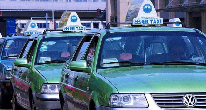 Du khách Mỹ trả nhầm hơn 20 triệu, tài xế taxi Trung Quốc truy tìm bằng được để hoàn trả không thiếu 1 xu - Ảnh 2.