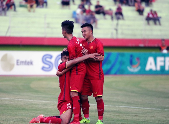 Rút kinh nghiệm Thái Lan để đại phá Philippines, U19 Việt Nam vẫn bị chê - Ảnh 10.