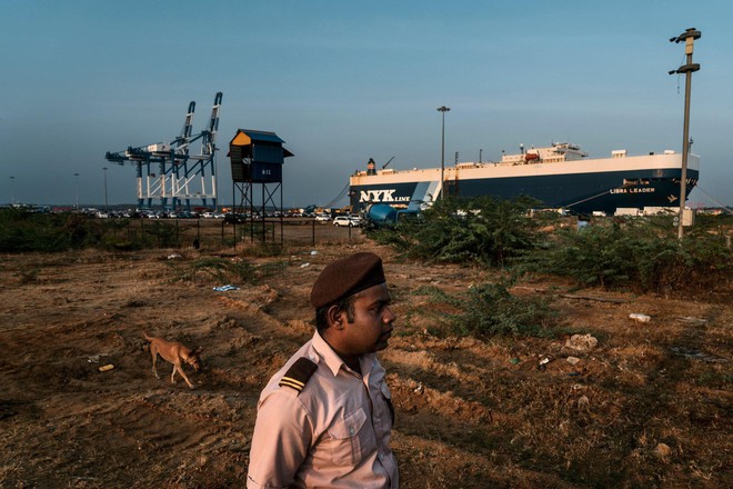Làm thế nào Trung Quốc thâu tóm được cảng chiến lược của Sri Lanka trong 99 năm? - Ảnh 1.