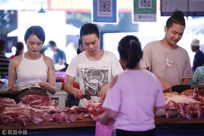 Cô gái 26 tuổi bỏ việc văn phòng ra chợ bán thịt được mệnh danh là Tây Thi thịt lợn gây sốt mạng xã hội Trung Quốc - Ảnh 7.