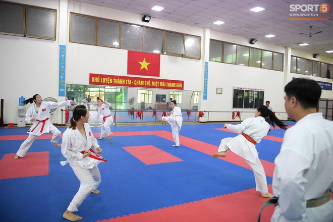 Các Nữ Võ Sĩ Karate Việt Nam Miệt Mài Tập Luyện, Sẵn Sàng Tranh Tài Tại  Asiad 2018