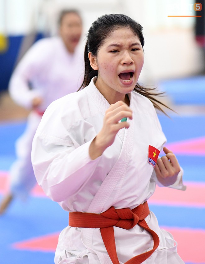 Các nữ võ sĩ Karate Việt Nam miệt mài tập luyện, sẵn sàng tranh tài tại Asiad 2018 - Ảnh 13.