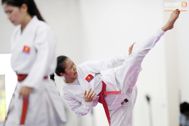Các nữ võ sĩ Karate Việt Nam miệt mài tập luyện, sẵn sàng tranh tài tại Asiad 2018 - Ảnh 16.