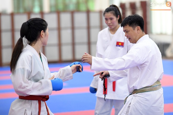 Các nữ võ sĩ Karate Việt Nam miệt mài tập luyện, sẵn sàng tranh tài tại Asiad 2018 - Ảnh 18.