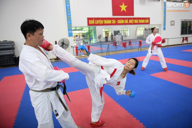 Các nữ võ sĩ Karate Việt Nam miệt mài tập luyện, sẵn sàng tranh tài tại Asiad 2018 - Ảnh 8.