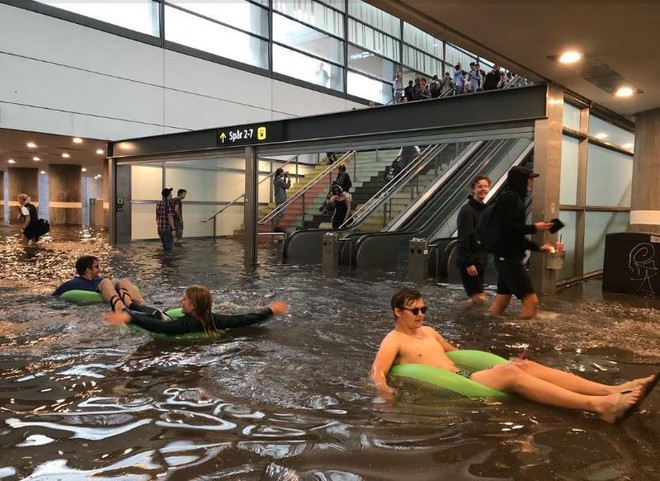 24h qua ảnh: Nhà ga biến thành hồ bơi công cộng sau mưa lớn ở Thụy Điển - Ảnh 5.