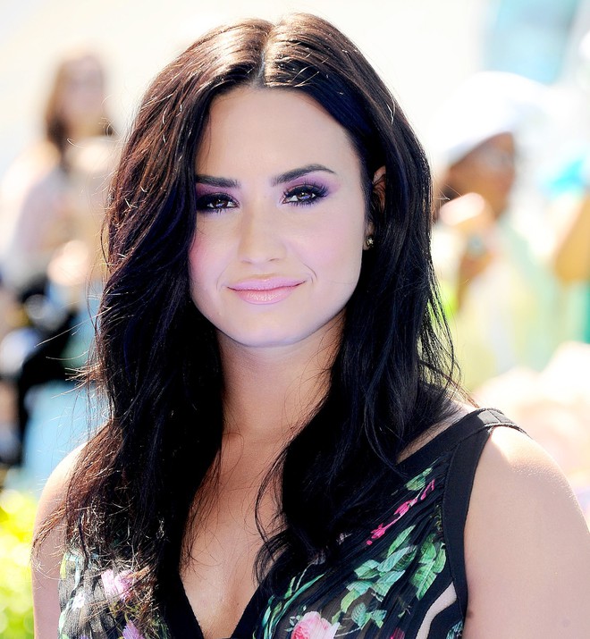 Demi Lovato bị buồn nôn và sốt cao, vẫn phải nằm viện sau 6 ngày đi cấp cứu vì sốc ma túy - Ảnh 1.