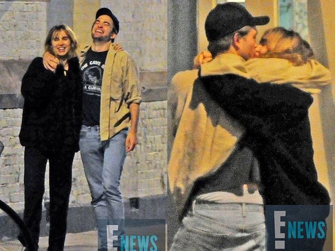 Nhan sắc ngọt ngào của mẫu nữ đang hẹn hò tài tử Robert Pattinson - Ảnh 1.