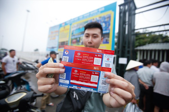 Phe vé đông hơn khán giả, vé xem U23 Việt Nam tràn ngập chợ đen - Ảnh 13.