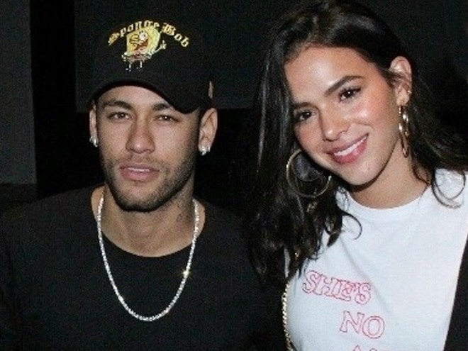 Điều khó ngờ về chuyện tình yêu của danh thủ Neymar và bạn gái được mệnh danh mỹ nhân quyến rũ nhất hành tinh - Ảnh 10.