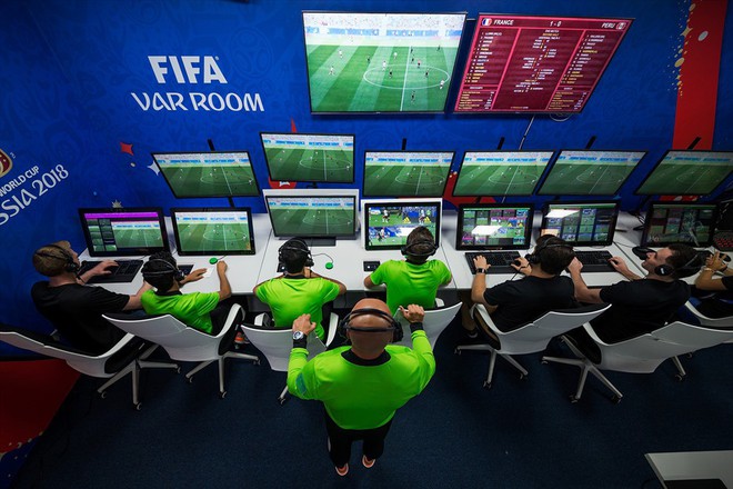 VAR mang đến cảm xúc đặc biệt cho World Cup - Ảnh 1.