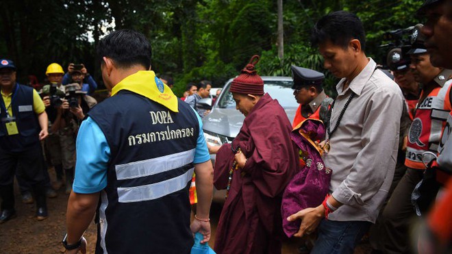 Nhà sư Thái Lan từng đưa ra lời tiên tri kì bí có mối liên hệ đặc biệt gì với hang Tham Luang? - Ảnh 1.