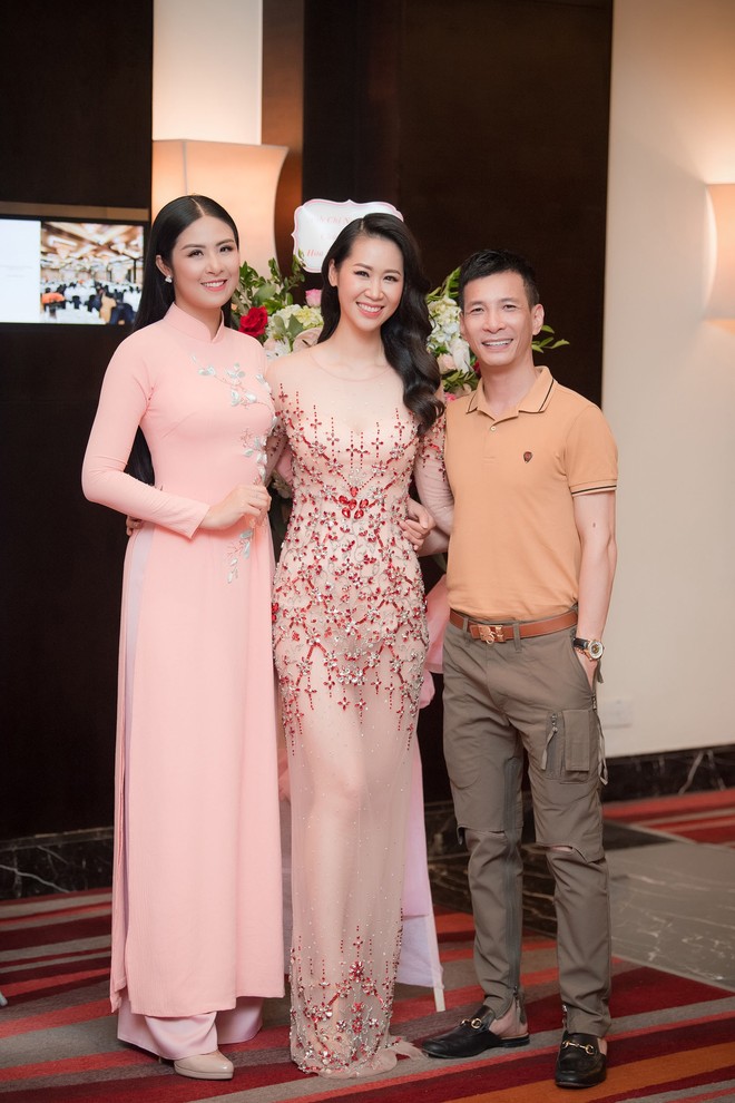 Dương Thuỳ Linh lộng lẫy xuất hiện sau khi đoạt giải Hoa hậu Phụ nữ toàn thế giới - Ảnh 12.