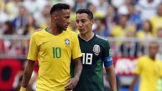 Bị sao Mexico móc máy, Neymar nhận lời động viên ấm áp từ bạn gái Bruna Marquezine - Ảnh 1.