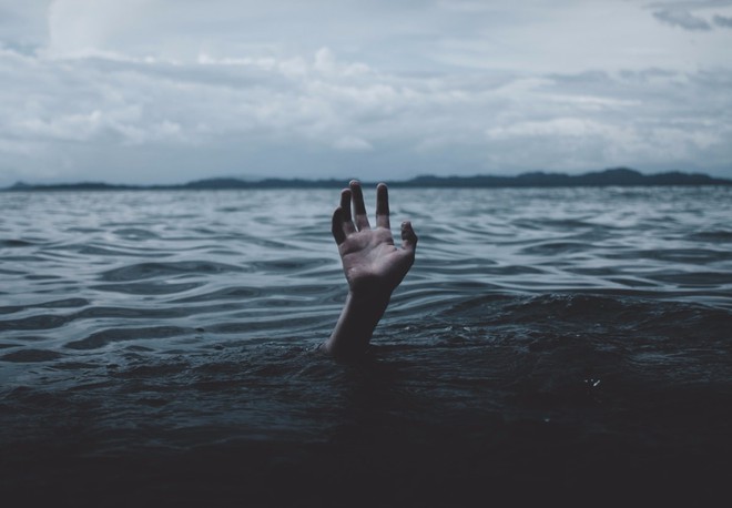 Thất tình nên tự tử, anh chàng không chết còn khiến cả khu phố phải gánh họa và những câu chuyện tự sát ngớ ngẩn chưa từng thấy - Ảnh 3.