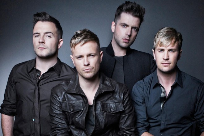 Westlife của 20 năm sau: Từ boyband hàng đầu thế giới đến ngoại hình tuột dốc không nhận ra, đi bán cà phê dạo, phá sản - Ảnh 3.