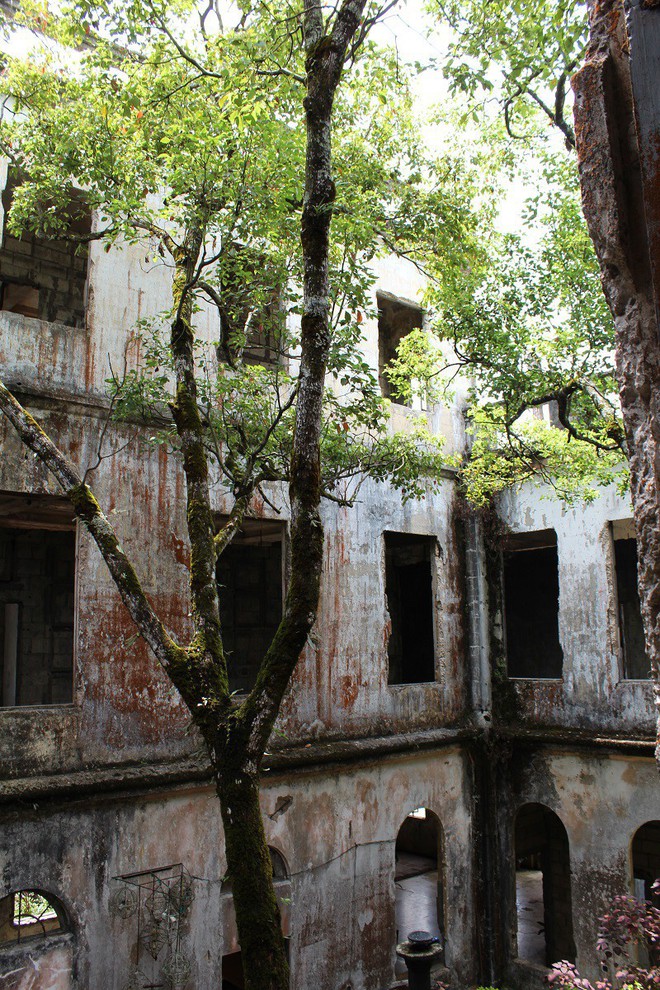 Khách sạn trăm tuổi bị bỏ hoang ở Philippines ẩn chứa nhiều câu chuyện đen tối làm du khách tò mò - Ảnh 9.