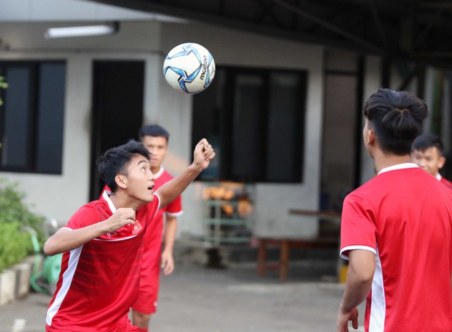 Trước nguy cơ bị loại, U19 Việt Nam còn gặp rắc rối trên đất Indonesia - Ảnh 6.