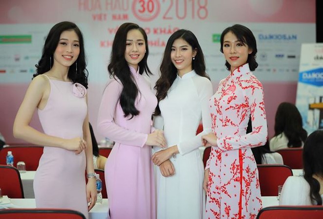 Cô gái tặng hoa Tổng thống Trump bất ngờ thi Hoa hậu Việt Nam, nổi bật nhất dàn thí sinh - Ảnh 1.