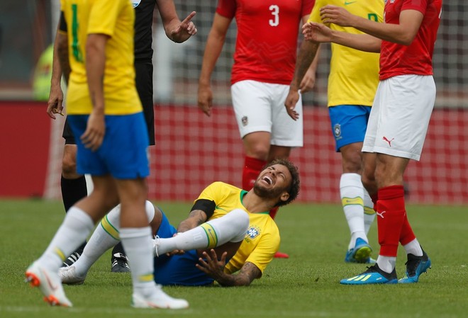 Vừa đặt chân về Brazil, hai ngôi sao Man City lập tức chịu chỉ trích tối mặt - Ảnh 3.