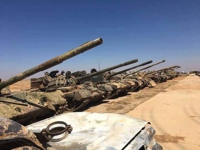 Tướng “Hổ Syria” thanh sát vũ khí chiếm giữ của quân thánh chiến - Ảnh 2.