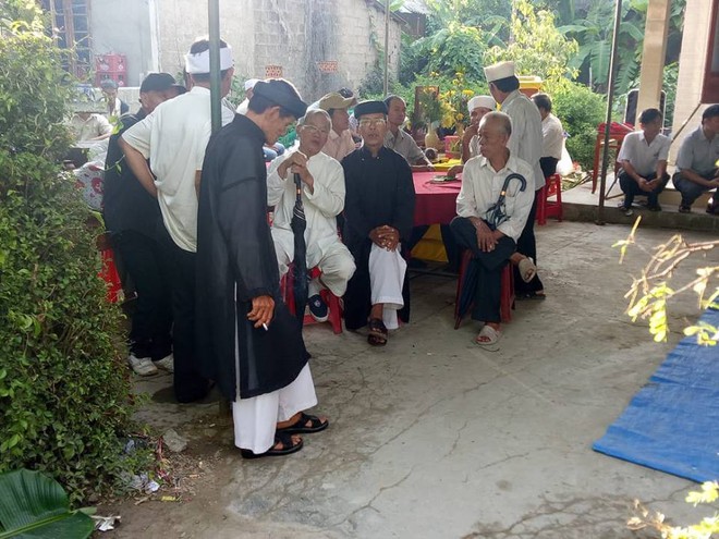 Vụ tai nạn thảm khốc, 13 người tử vong: Cả làng đưa người gặp nạn về nơi an nghỉ - Ảnh 2.