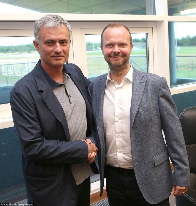 Zidane có phải là phương án tốt để thay thế Mourinho? - Ảnh 2.