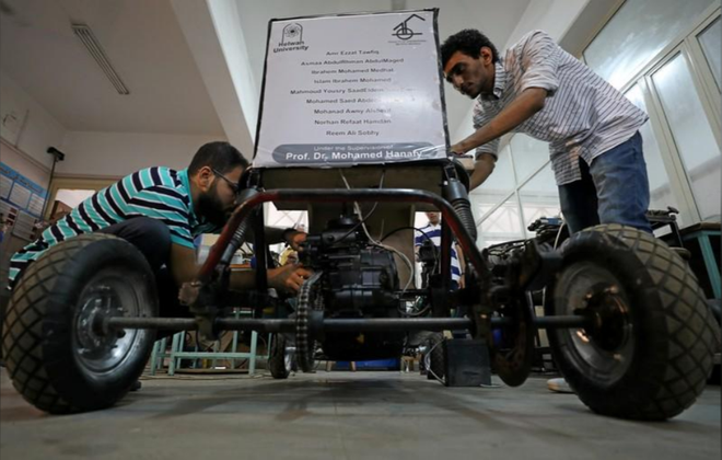 Chán dùng xăng, nhóm sinh viên Ai Cập tự thiết kế xe chạy bằng không khí cho nó tiết kiệm - Ảnh 6.
