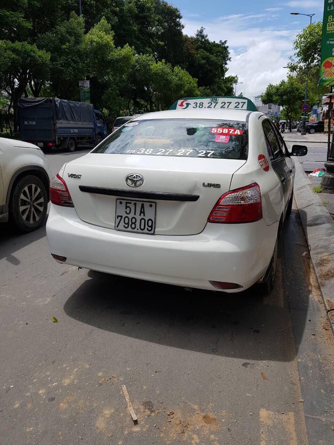 Tài xế hãng taxi Vinasun bị tố hành hung khách hàng tại Sài Gòn - Ảnh 1.