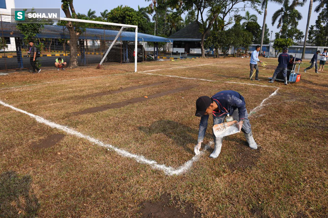 24 tiếng trước giờ bóng lăn, U23 Việt Nam phải tập trên sân mặt ruộng - Ảnh 3.