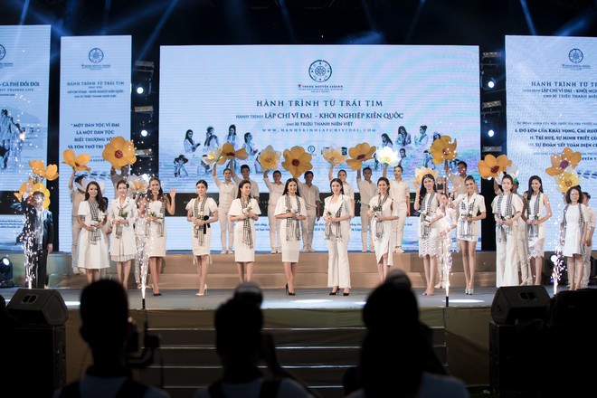 12 Hoa hậu, Á hậu tỏa sáng tại ngày hội “Hành trình từ trái tim” - Ảnh 1.