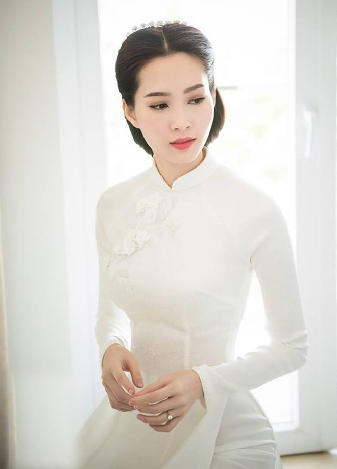Loạt Hoa hậu Việt Nam sở hữu vẻ đẹp “bất biến”: Người có gương mặt trẻ trung hệt ngày đăng quang, người mệnh danh thần tiên tỷ tỷ - Ảnh 24.