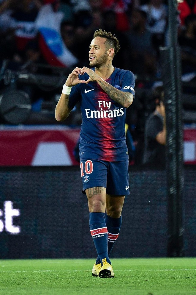 Bạn gái Neymar nổi bật trên khán đài, cổ vũ bạn trai thắng ngày ra quân - Ảnh 5.