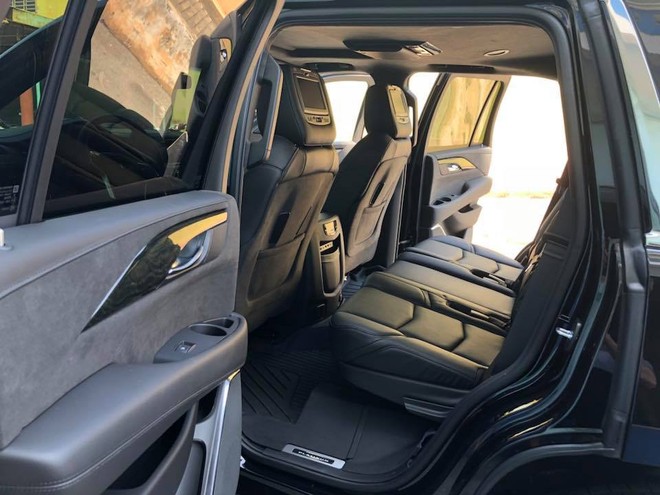 Hình ảnh Cadillac Escalade 2019 đầu tiên về Việt Nam, giá 10 tỷ đồng - Ảnh 6.