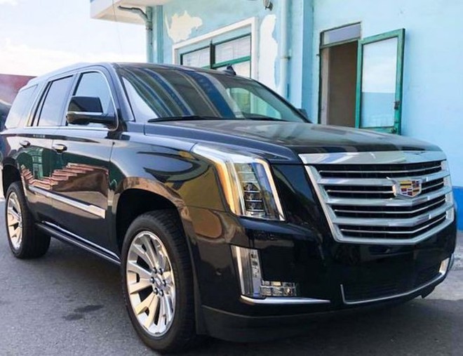 Hình ảnh Cadillac Escalade 2019 đầu tiên về Việt Nam, giá 10 tỷ đồng - Ảnh 2.