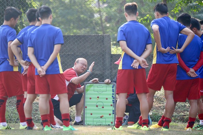 Nếu coi thường Nepal, hàng thủ U23 Việt Nam sẽ gặp khó - Ảnh 1.