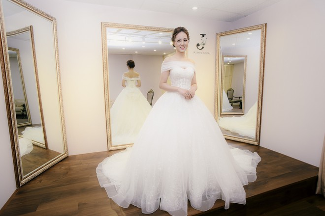 Bạn gái Công Lý thử váy cưới, xuất hiện trong hình ảnh cô dâu xinh đẹp - Ảnh 1.
