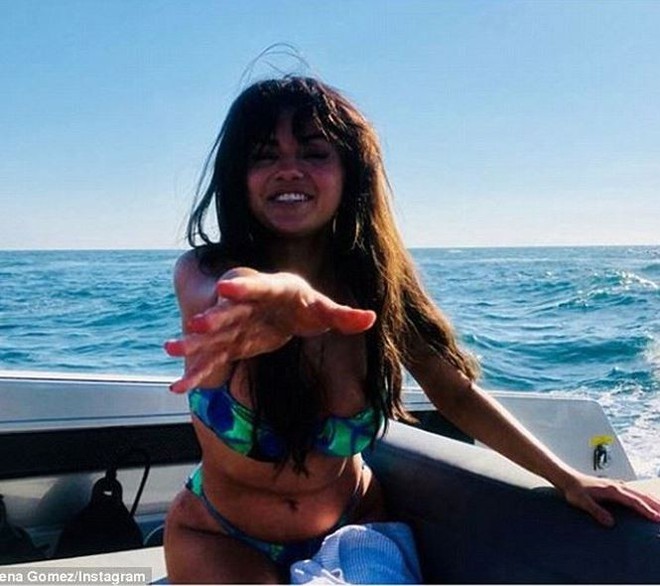 Selena Gomez bikini nóng bỏng gợi cảm hết cỡ - Ảnh 5.